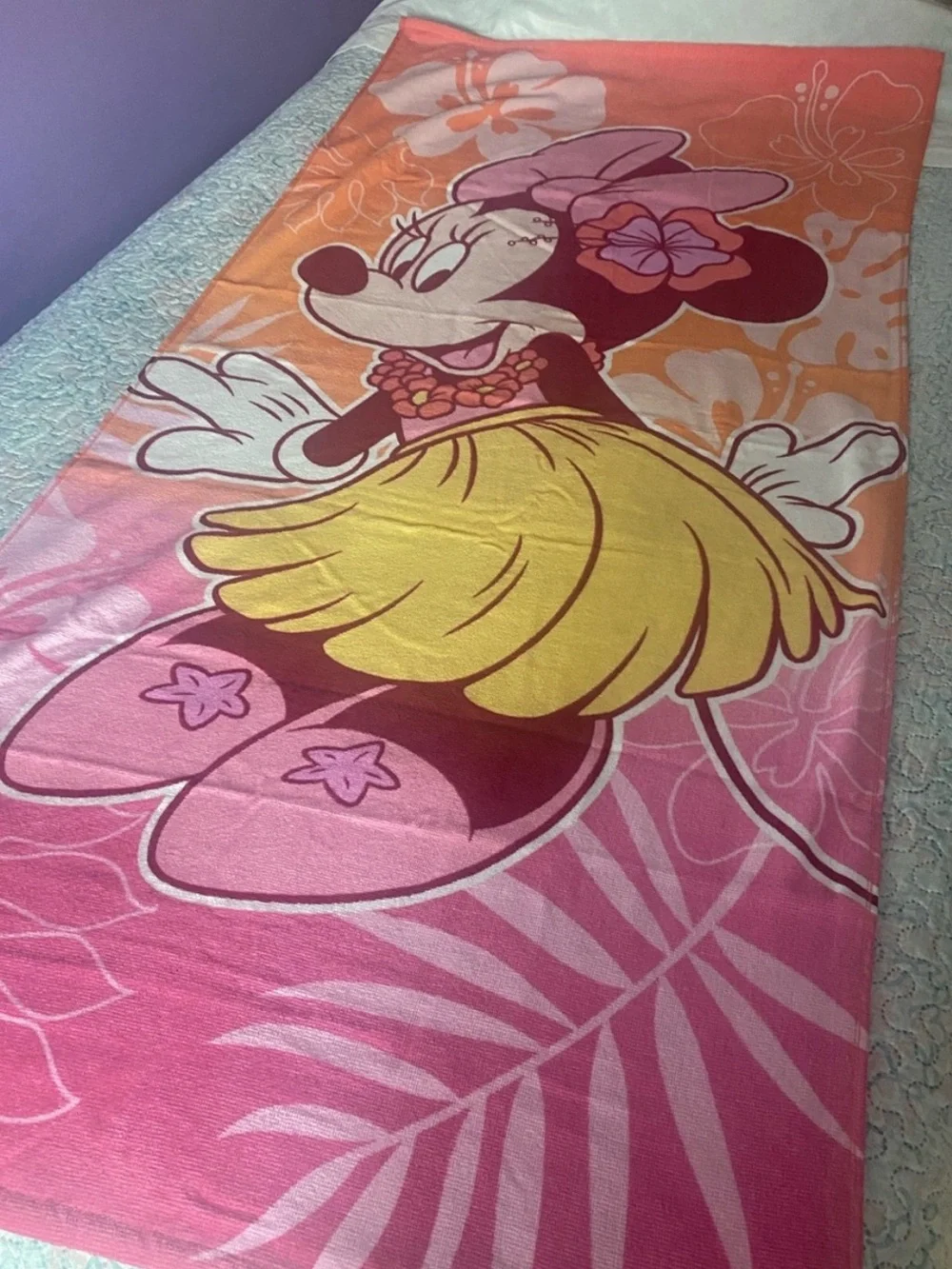 Kids Disney's Minnie Mouse Hula Beach Towel